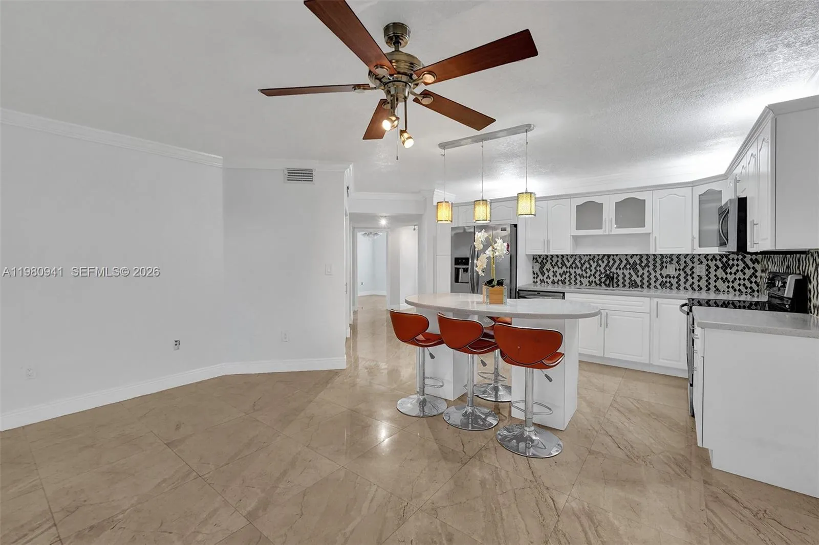 Foto de propiedad en 21300 San Simeon Way P6, Miami, FL 33179 Miami con MLS# 