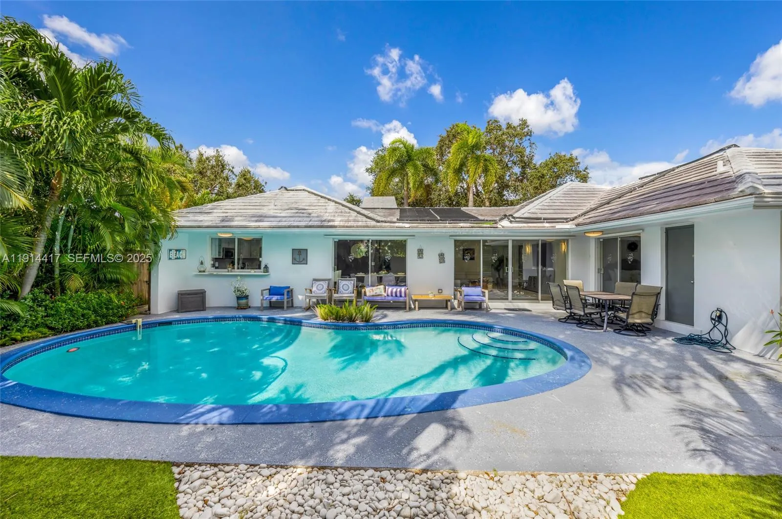 Foto de propiedad en 2132 NE 63rd Court, Fort Lauderdale, FL 33308 Fort Lauderdale con MLS# 