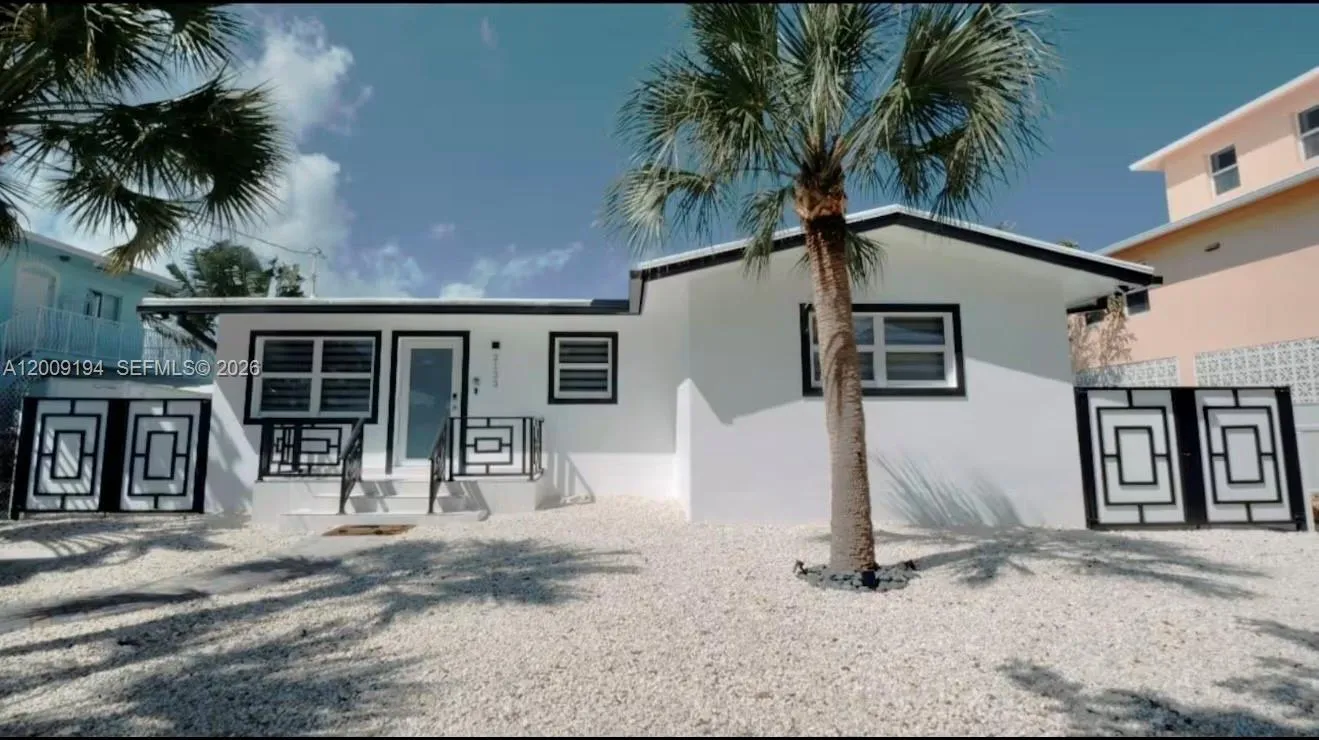 Foto de propiedad en 2133 Yellowtail Drive, Marathon, FL 33050 Marathon con MLS# 