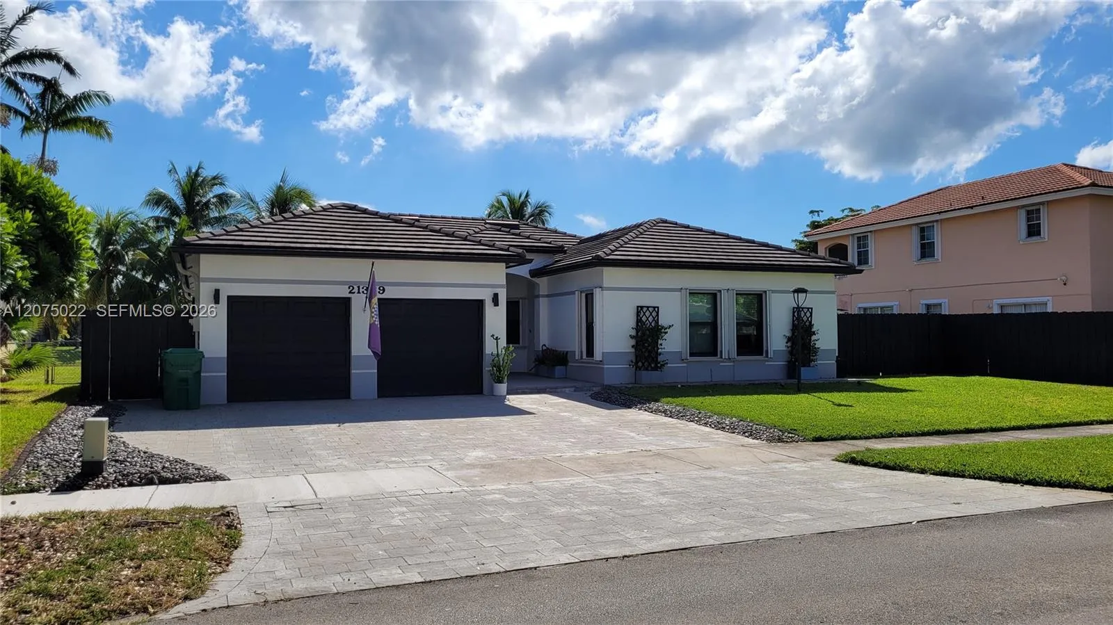 Foto de propiedad en 21369 SW 92nd Avenue, Cutler Bay, FL 33189 Cutler Bay con MLS# 