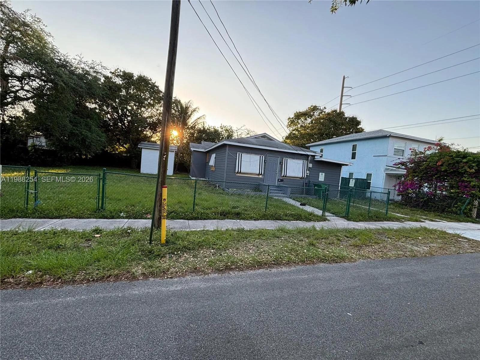 Foto de propiedad en 214 SW 1st Avenue, Dania Beach, FL 33004 Dania Beach con MLS# 