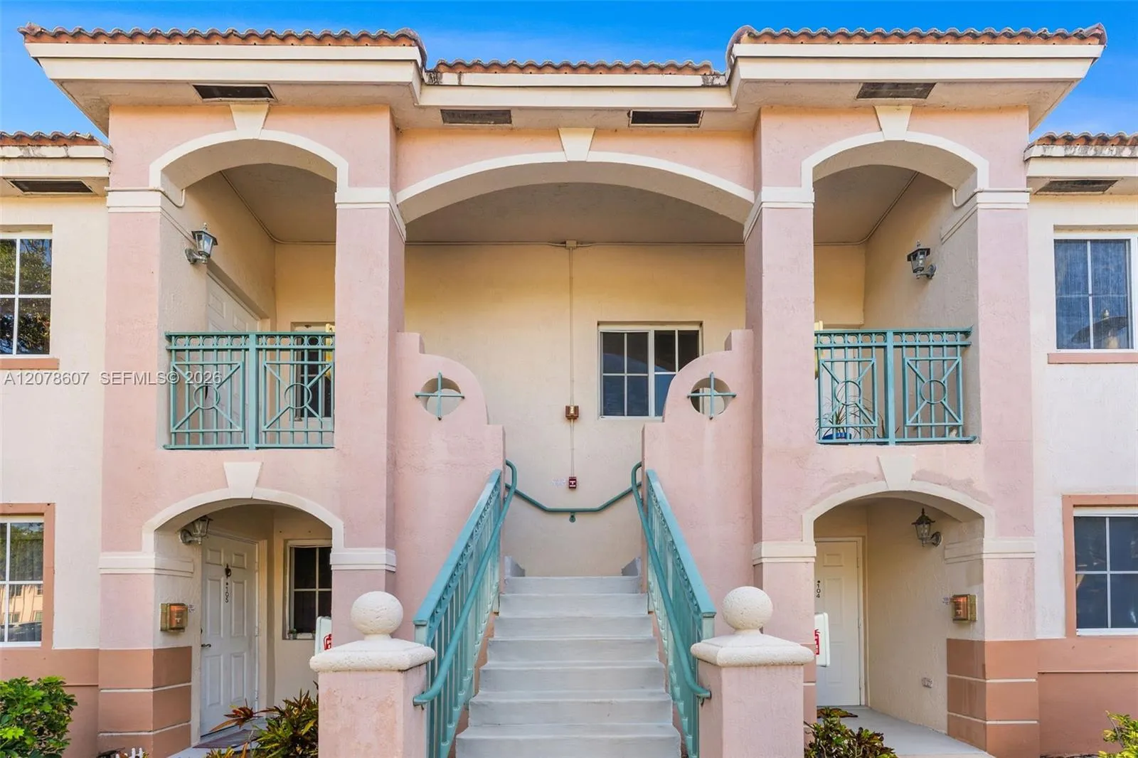 Foto de propiedad en 2140 NW 78th Avenue 204, Pembroke Pines, FL 33024 Pembroke Pines con MLS# 
