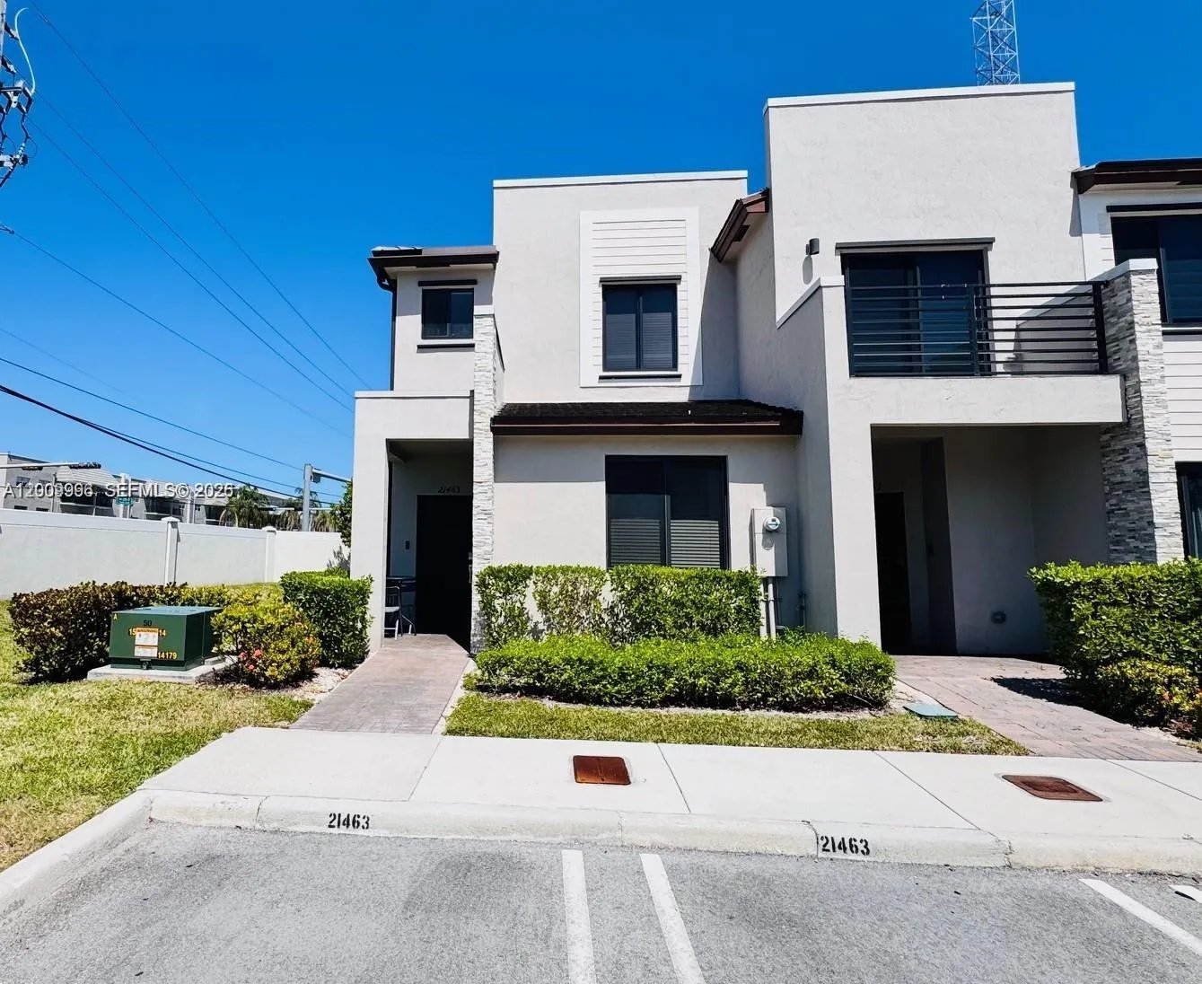 En Venta 21463 NE 3rd Path, Miami, FL 33179, Miami, FL 33179