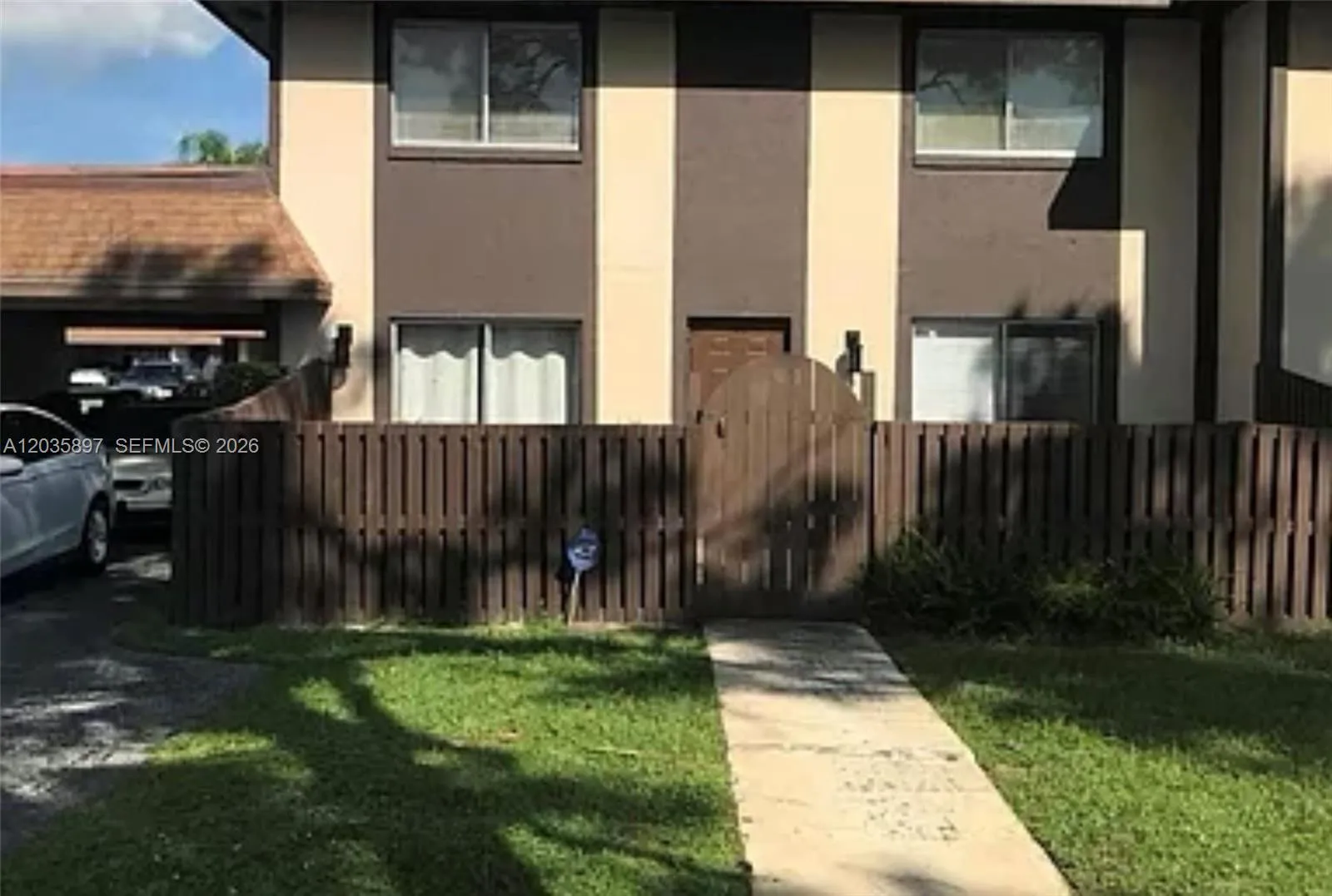 Foto de propiedad en 2148 Sherwood Forest Boulevard 1, West Palm Beach, FL 33415 West Palm Beach con MLS# 