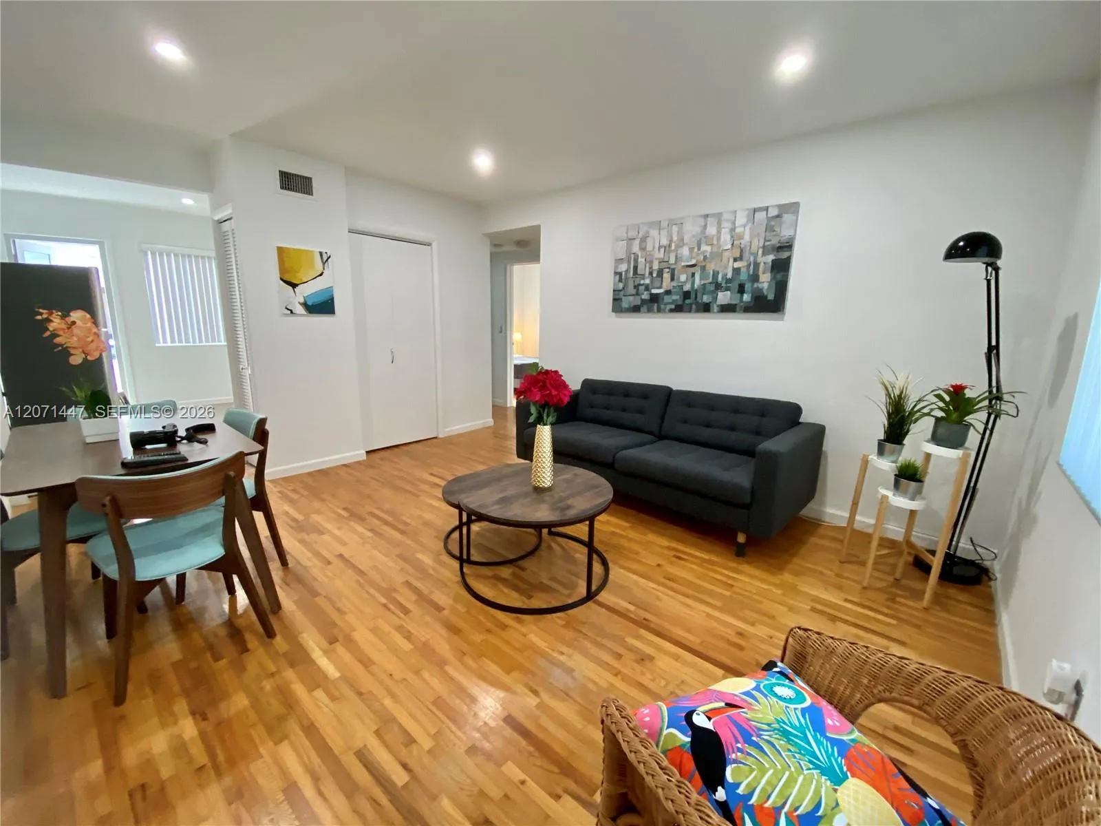 Foto de propiedad en 215 Antilla Avenue 1, Coral Gables, FL 33134 Coral Gables con MLS# 