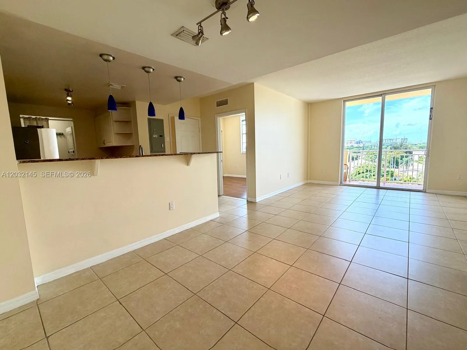 Foto de propiedad en 215 SW 42nd Avenue 708, Miami, FL 33134 Miami con MLS# 