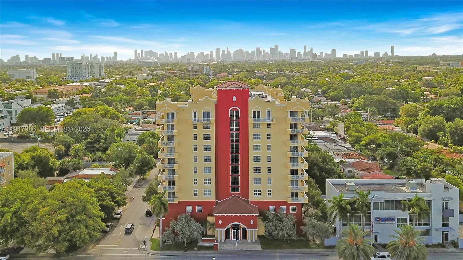 Foto de propiedad en 215 SW 42nd Avenue PH08, Miami, FL 33134 Miami con MLS#