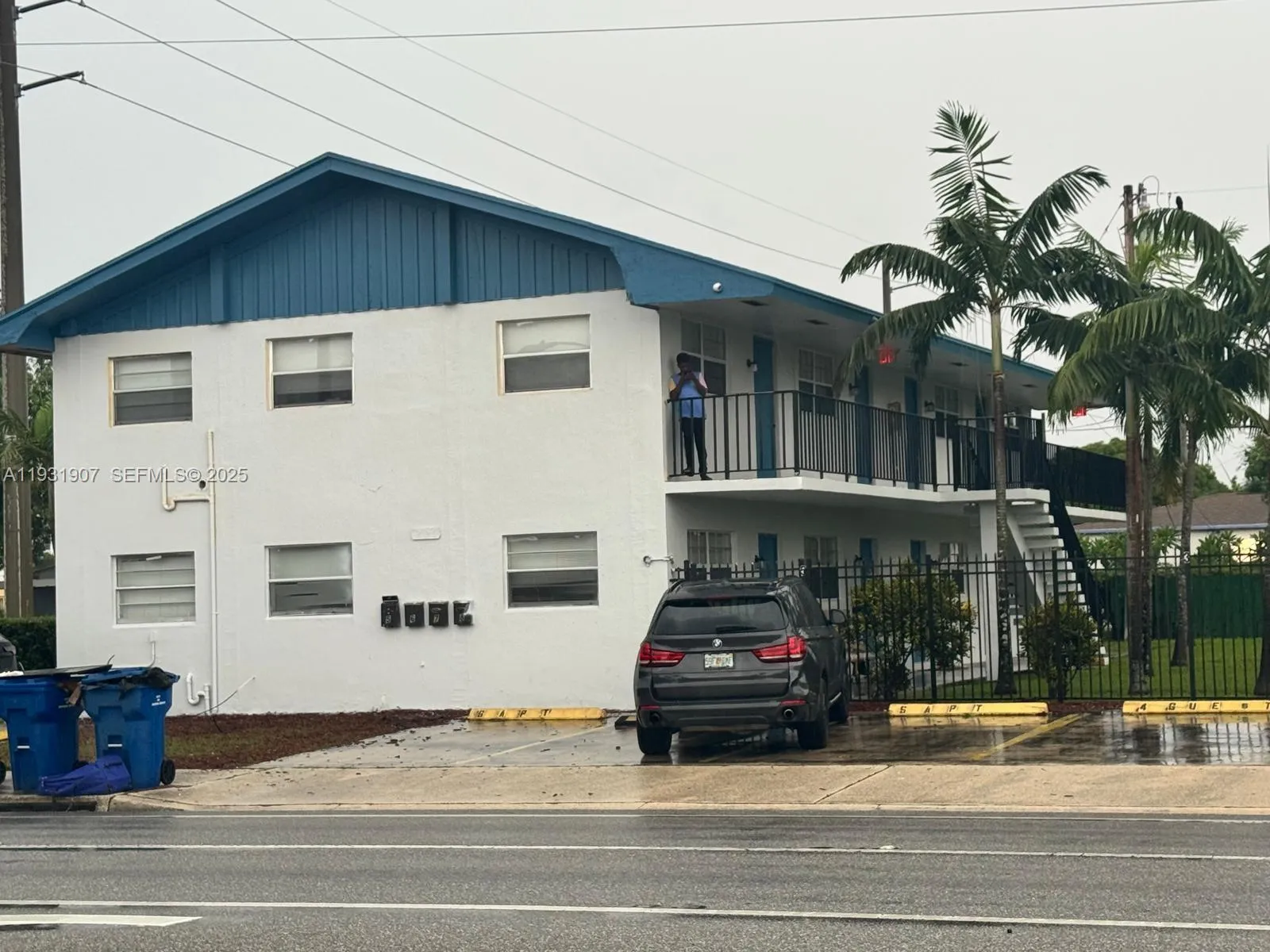 Foto de propiedad en 215 W Blue Heron Boulevard, Riviera Beach, FL 33404 Riviera Beach con MLS# 