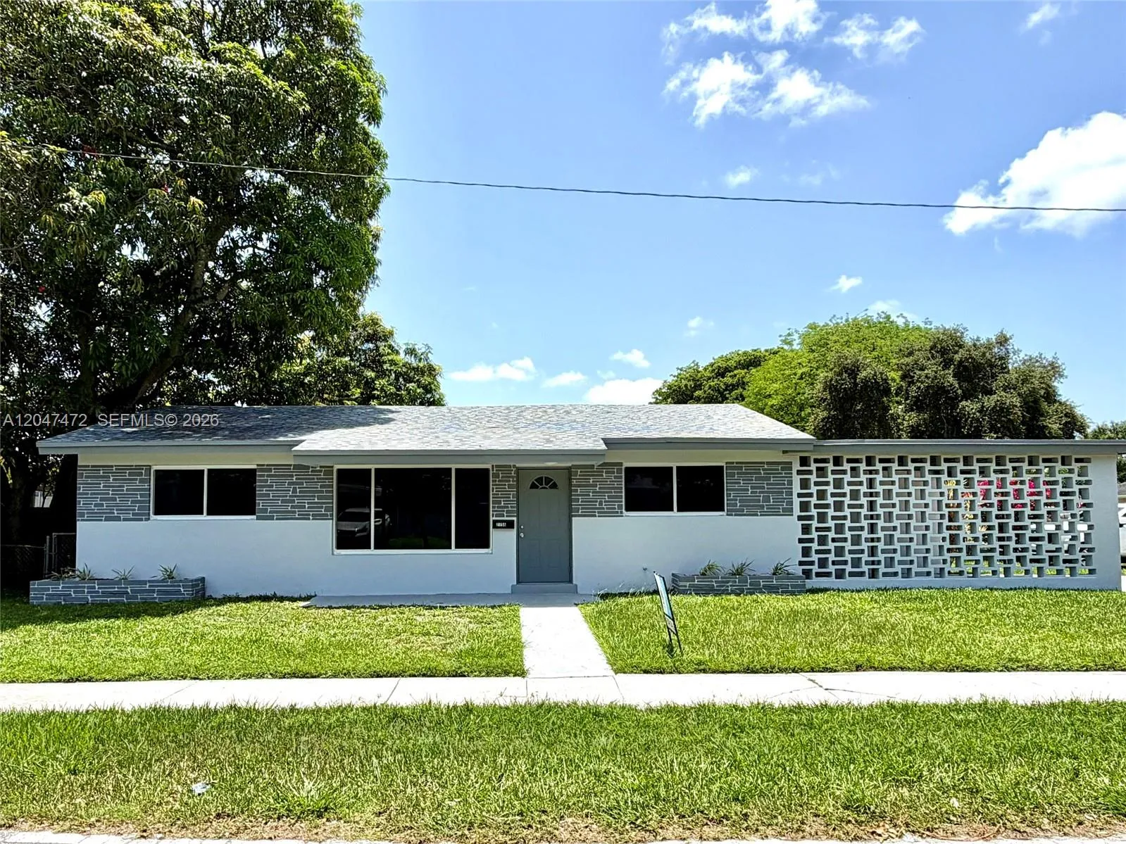 Foto de propiedad en 2150 N 66th Avenue, Hollywood, FL 33024 Hollywood con MLS# 