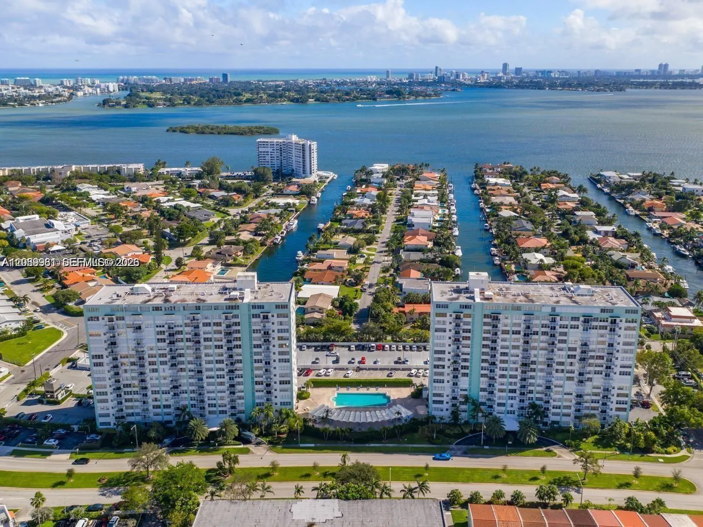 En Venta 2150 Sans Souci Boulevard C402, North Miami, FL 33181, North Miami, FL 33181