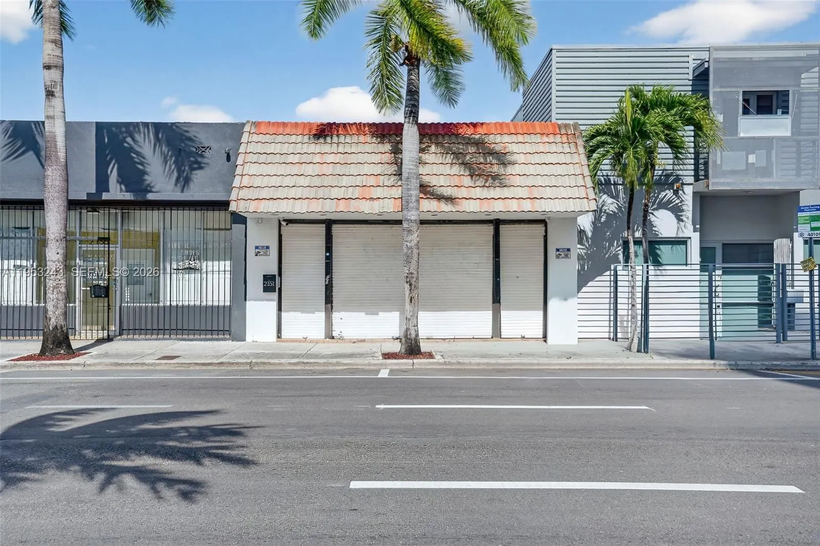 Foto de propiedad en 2151 SW 8th Street, Miami, FL 33135 Miami con MLS# 