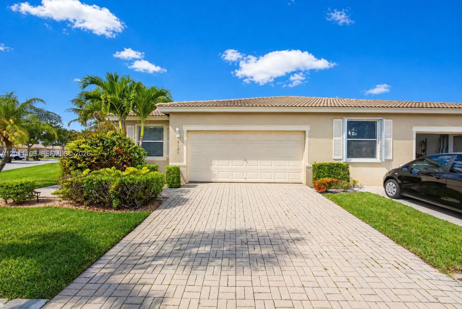 Foto de propiedad en 2151 Umbrella Cay, West Palm Beach, FL 33411 West Palm Beach con MLS# 