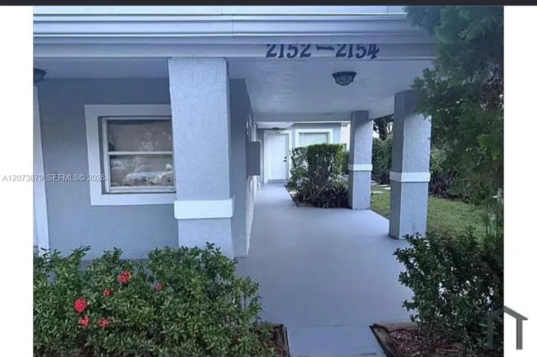 Foto de propiedad en 2154 NE 168th Street 2154, North Miami Beach, FL 33162 North Miami Beach con MLS# 