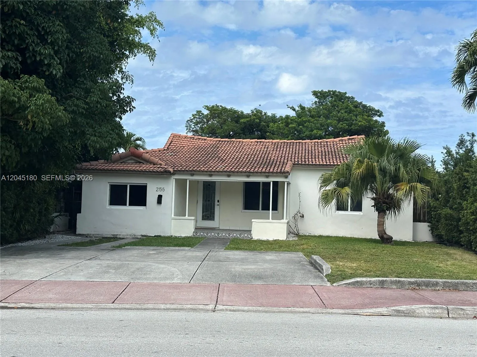 Foto de propiedad en 2155 Biarritz Drive, Miami Beach, FL 33141 Miami Beach con MLS# 