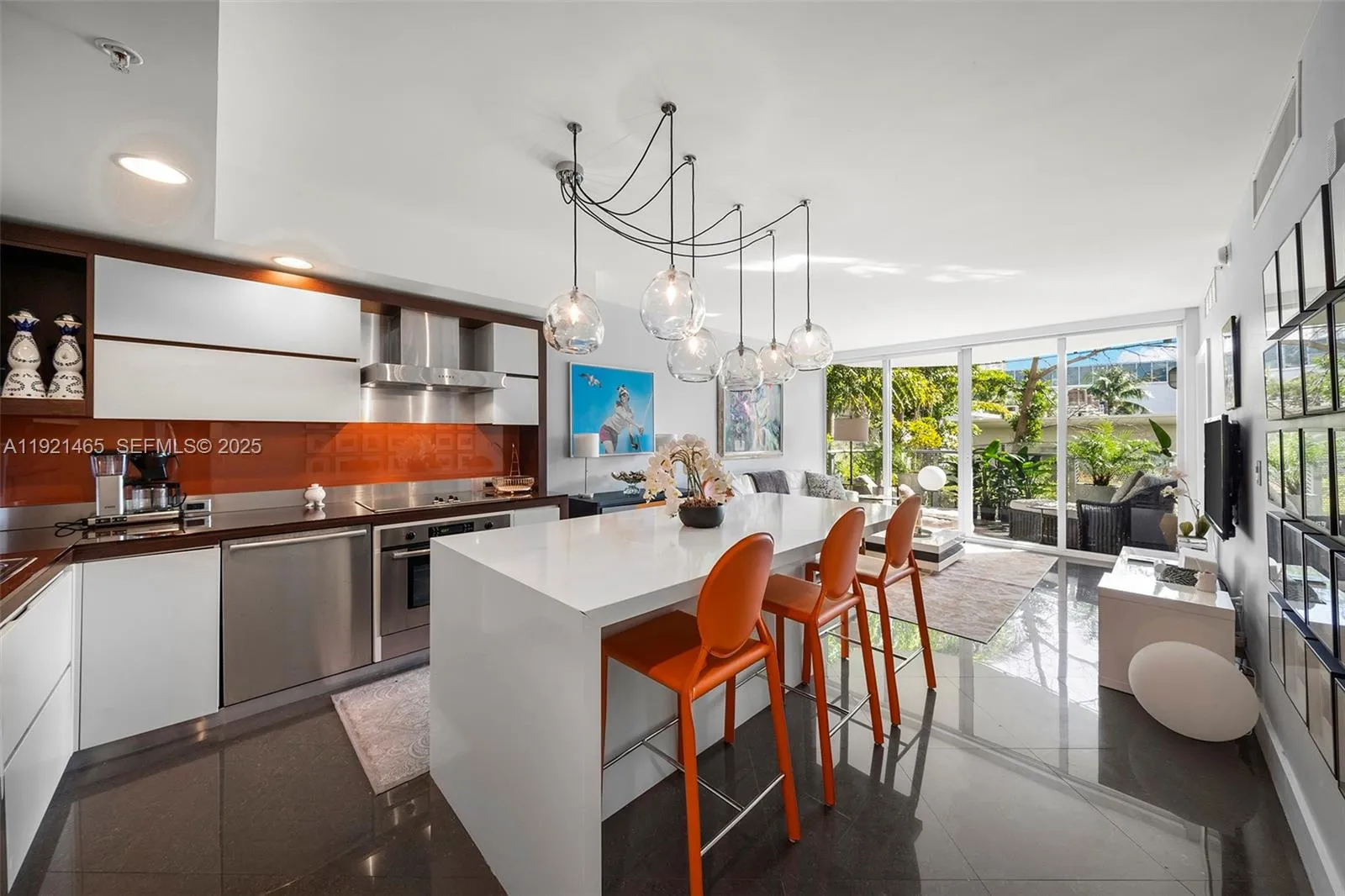 Foto de propiedad en 2155 Washington Court 205, Miami Beach, FL 33139 Miami Beach con MLS# 