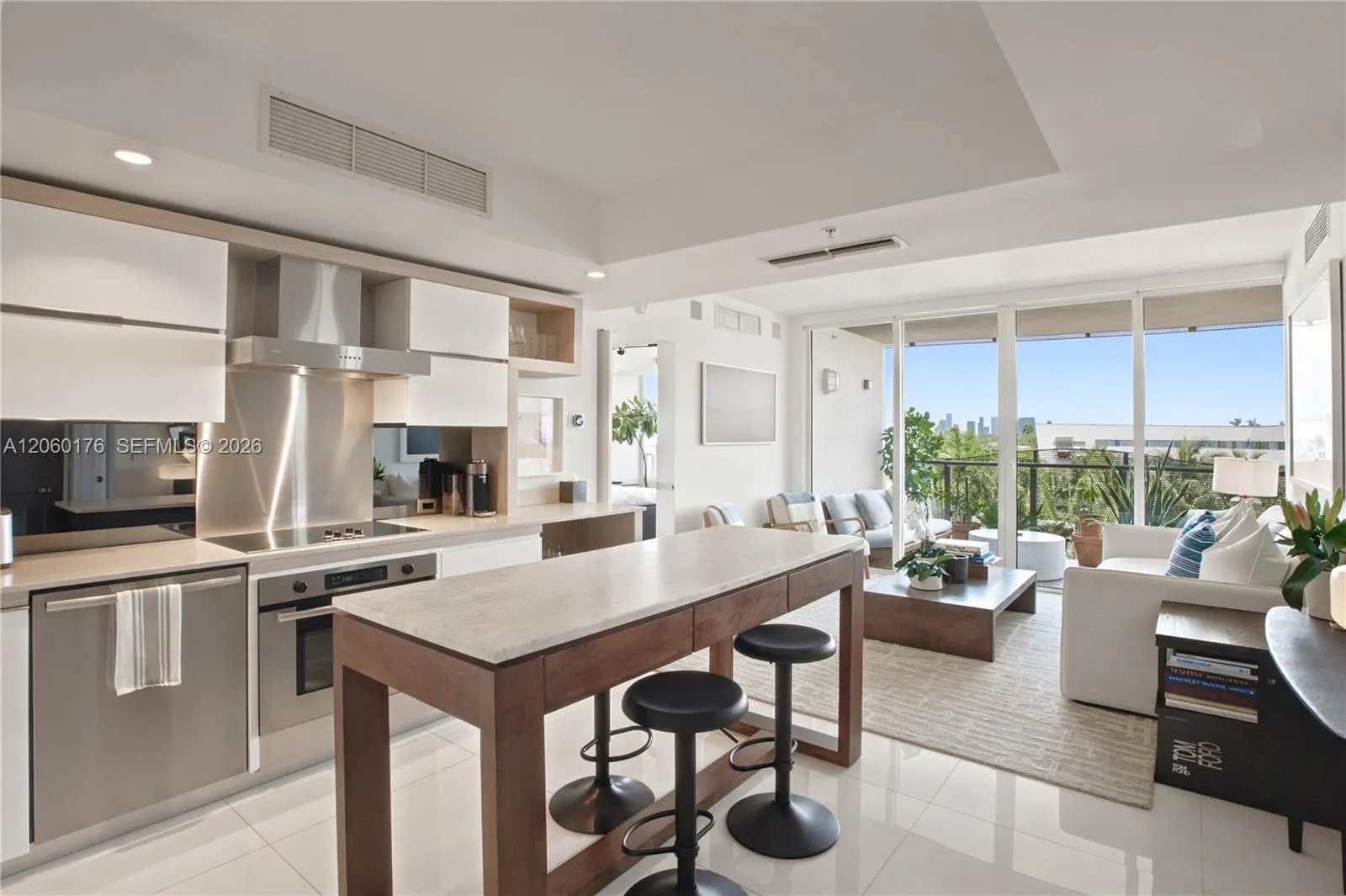 Foto de propiedad en 2155 Washington Court 504, Miami Beach, FL 33139 Miami Beach con MLS# 