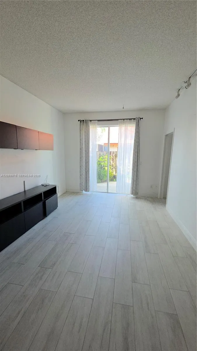 En Renta 21555 SW 87th Court 201, Cutler Bay, FL 33189, Cutler Bay, FL 33189