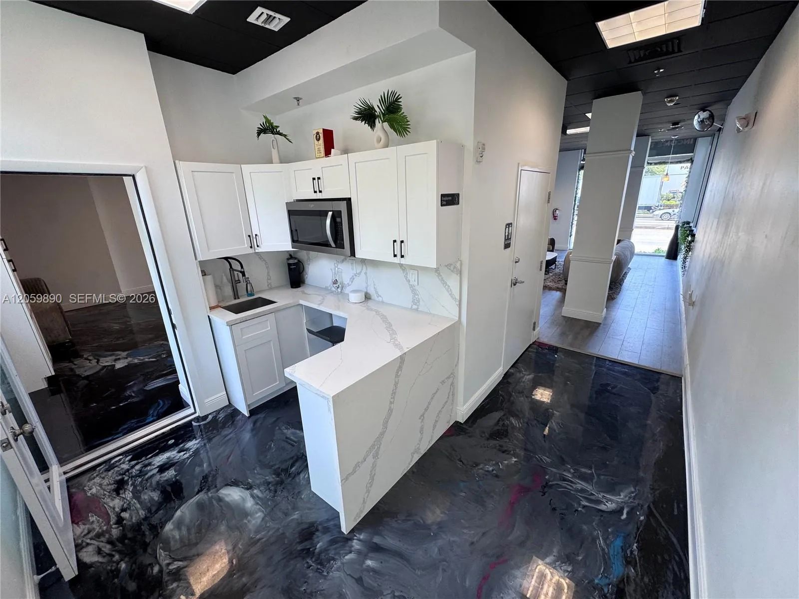 Foto de propiedad en 2159 NE 163rd Street 2159, North Miami Beach, FL 33162 North Miami Beach con MLS# 