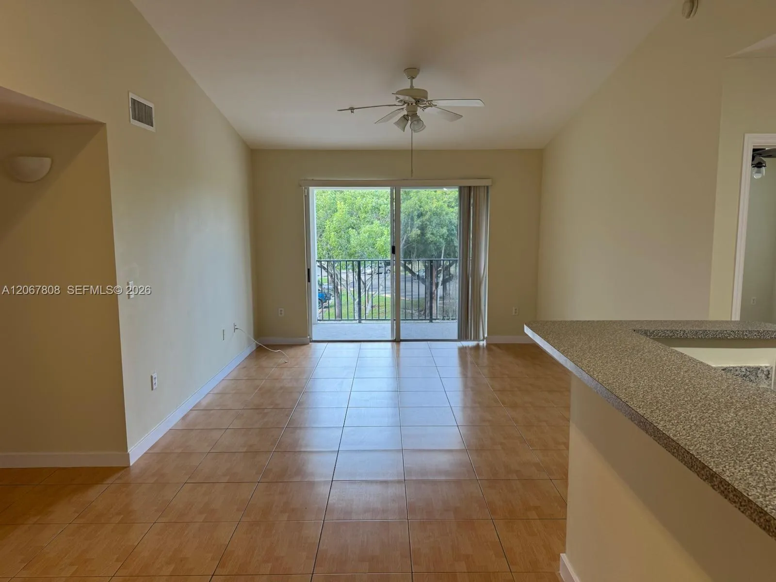 Foto de propiedad en 2160 E Preserve Way 305, Miramar, FL 33025 Miramar con MLS# 
