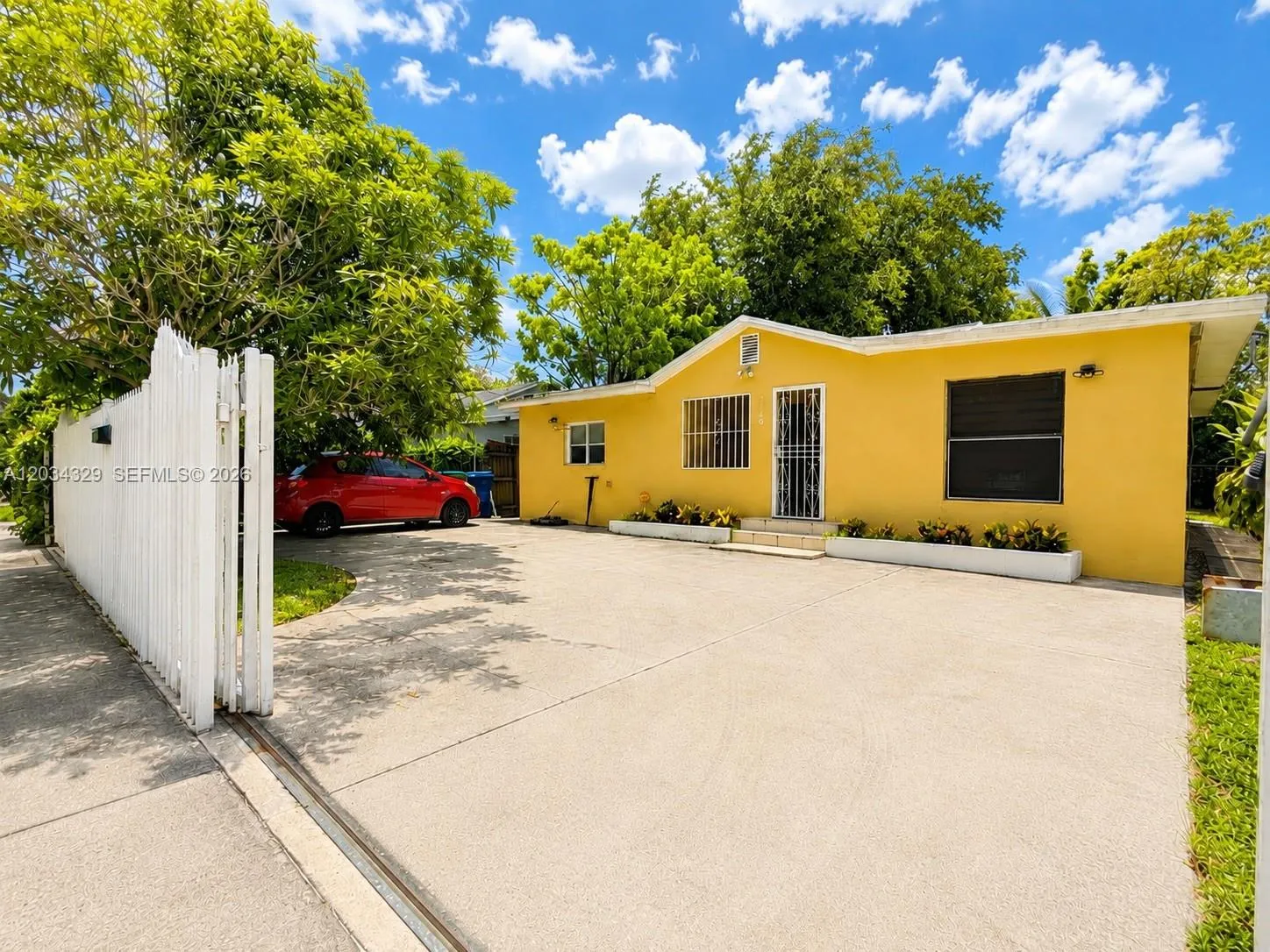 Vendido 2160 NW 98th Street, Miami, FL 33147, Miami, FL 33147