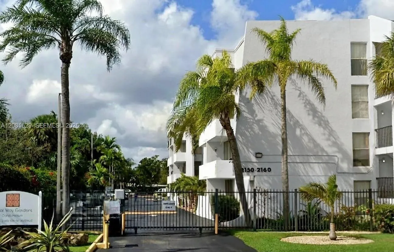 Foto de propiedad en 2160 SW 16th Avenue 417, Miami, FL 33145 Miami con MLS# 