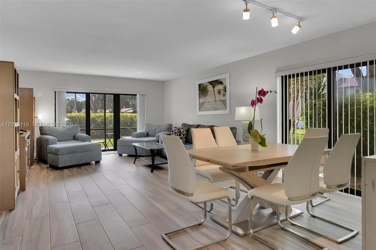 Foto de propiedad en 21682 Cypress Road 11E, Boca Raton, FL 33433 Boca Raton con MLS# 