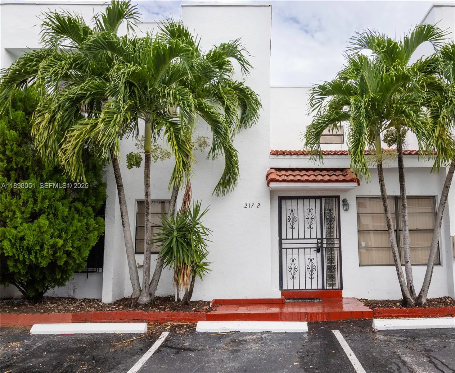 Foto de propiedad en 217 NW 109th Avenue 2-217, Miami, FL 33172 Miami con MLS# 
