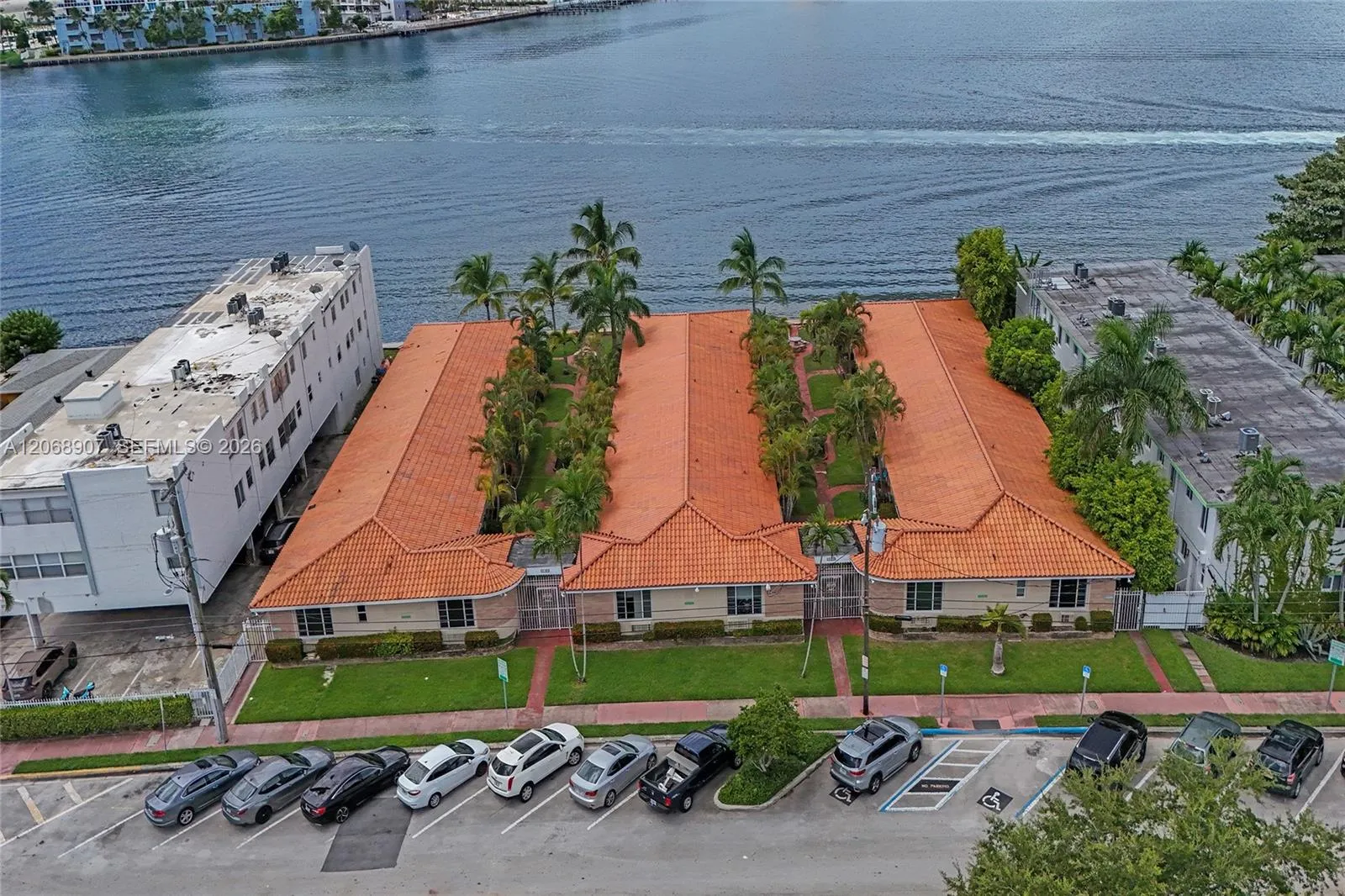 Foto de propiedad en 2170 Bay Drive 3-22, Miami Beach, FL 33141 Miami Beach con MLS# 