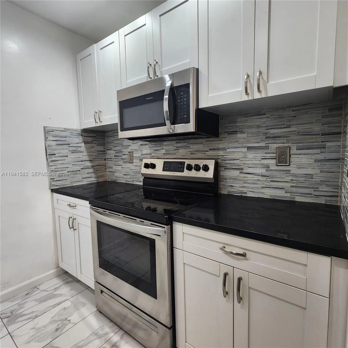 Foto de propiedad en 2170 NE 51st Court B23, Fort Lauderdale, FL 33308 Fort Lauderdale con MLS# 
