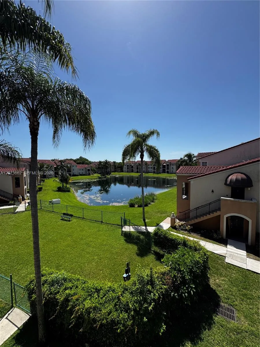 Foto de propiedad en 2173 Renaissance Boulevard 306, Miramar, FL 33025 Miramar con MLS# 