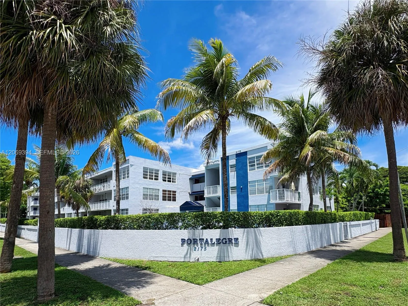 Foto de propiedad en 2175 NE 170th Street 104, North Miami Beach, FL 33162 North Miami Beach con MLS# 