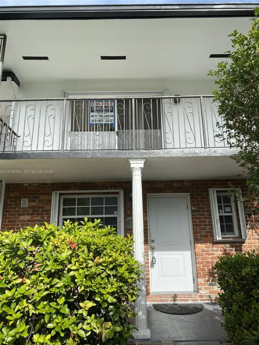 Vendido 2183 NE 122nd Street 2183, North Miami, FL 33181, North Miami, FL 33181