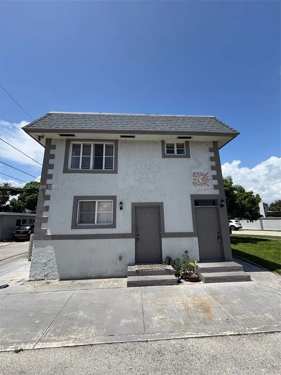 En Renta 219 W Dixie Highway B, Dania Beach, FL 33004, Dania Beach, FL 33004