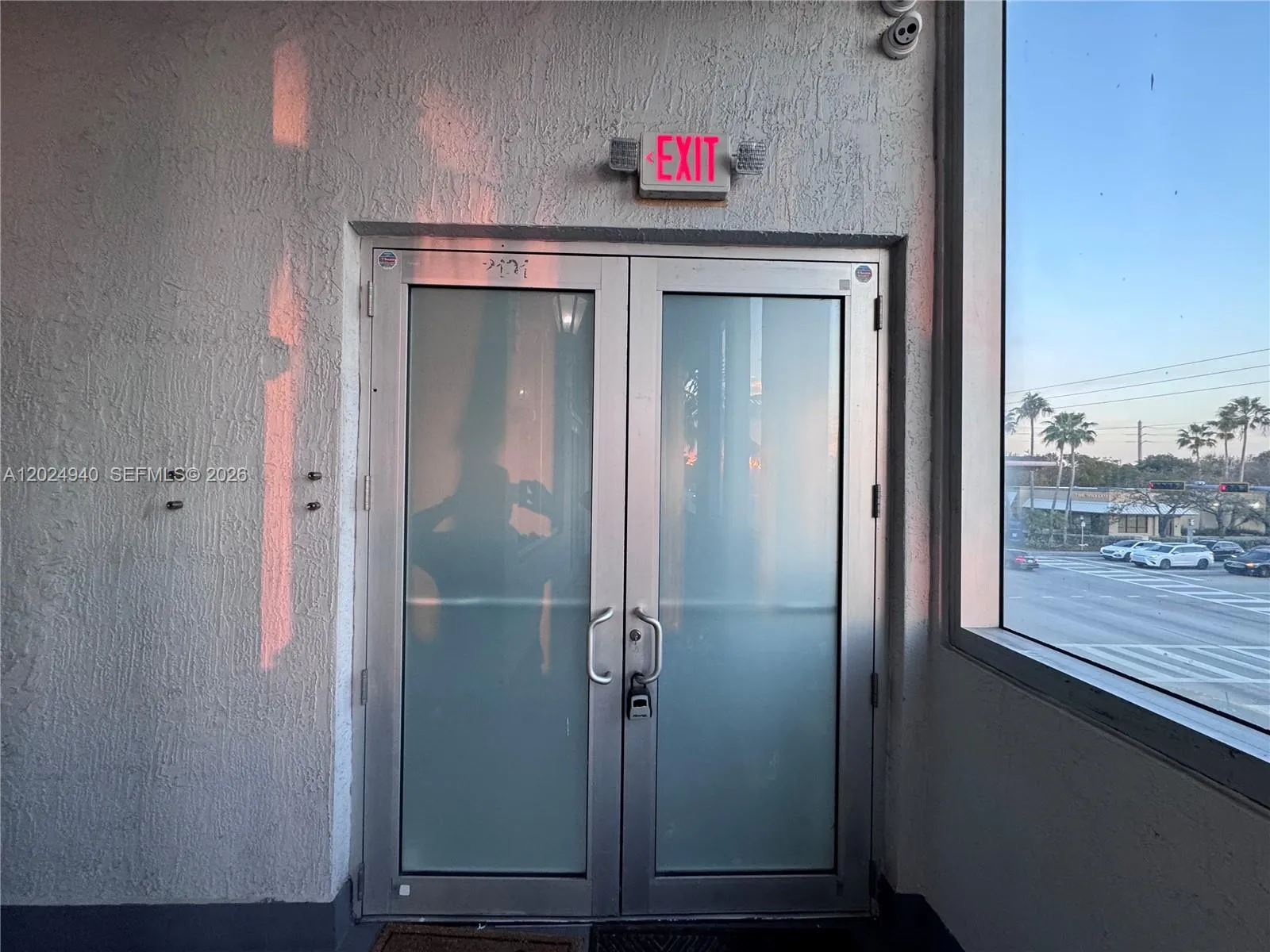 Foto de propiedad en 2191 NE 163rd Street 2191, North Miami Beach, FL 33162 North Miami Beach con MLS# 