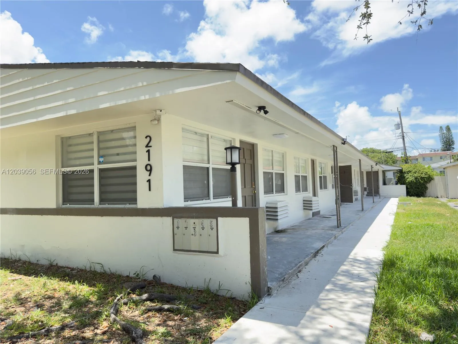 Foto de propiedad en 2191 NE 167th Street 5, North Miami Beach, FL 33162 North Miami Beach con MLS# 