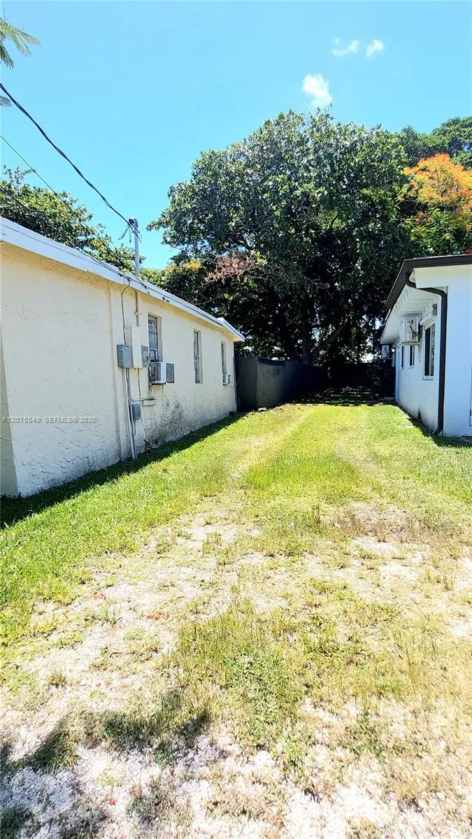 Foto de propiedad en 21910 SW 118th Court 2, Miami, FL 33170 Miami con MLS# 