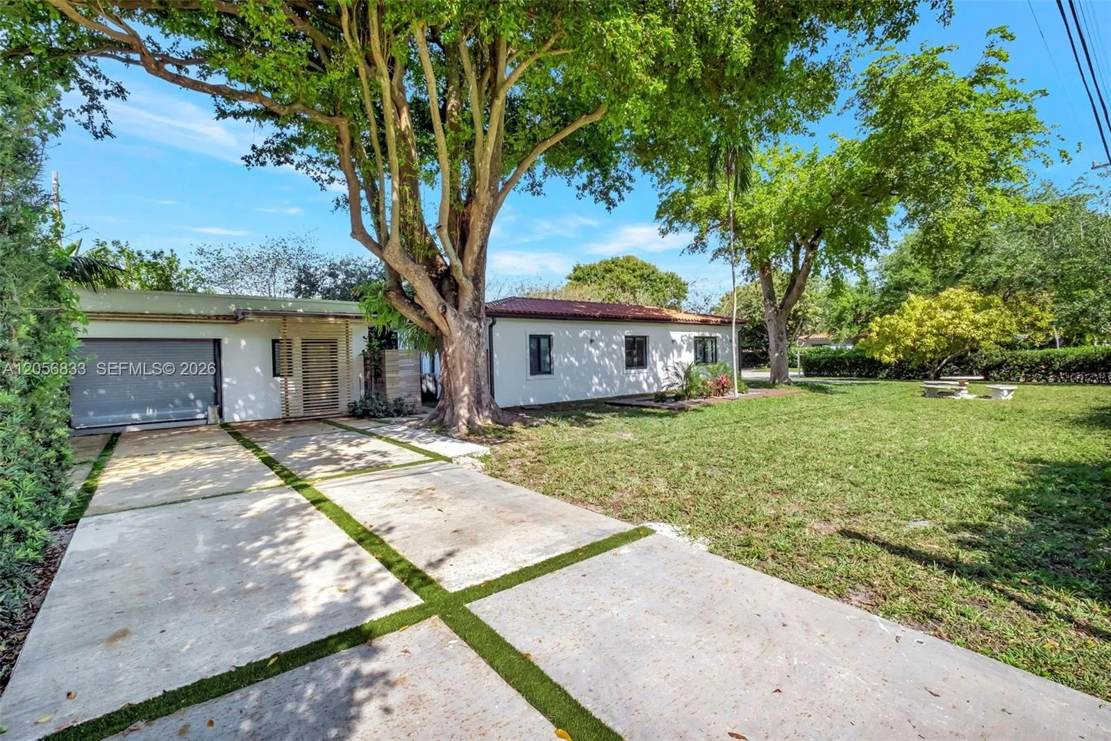 Foto de propiedad en 2198 NE 183rd Street, North Miami Beach, FL 33179 North Miami Beach con MLS# 