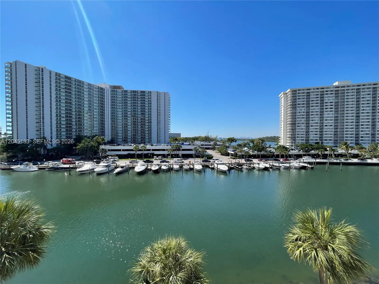 Alquilada 220 Kings Point Drive 502, Sunny Isles Beach, FL 33160, Sunny Isles Beach, FL 33160
