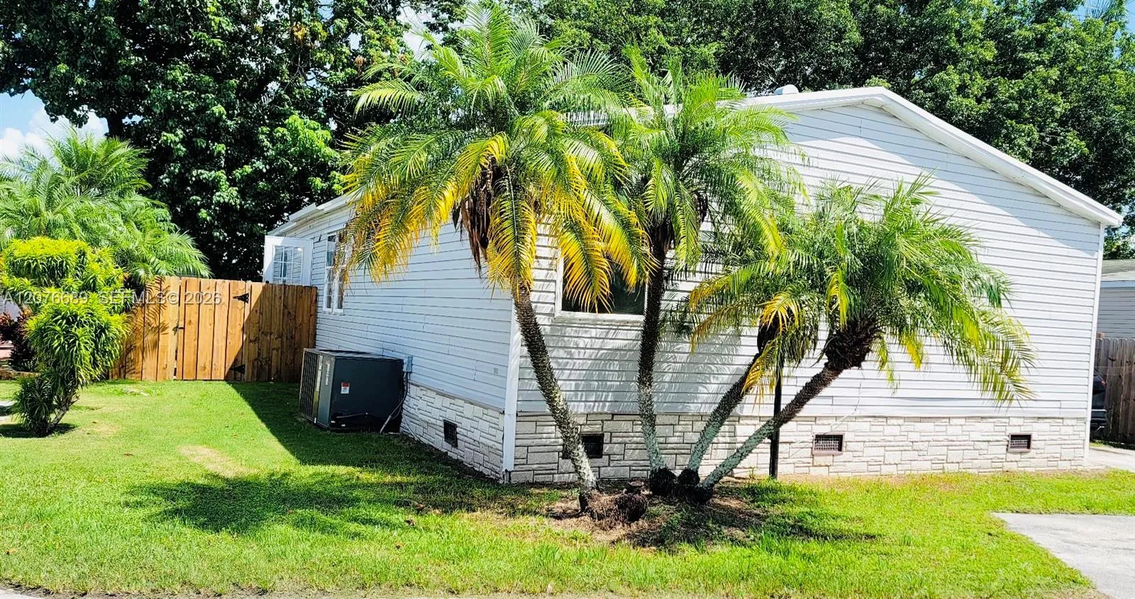 Foto de propiedad en 220 NE 12th Avenue 72, Homestead, FL 33030 Homestead con MLS# 