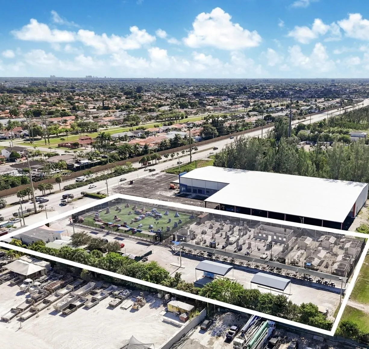 Foto de propiedad en 220 NW 137th Avenue, Miami, FL 33182 Miami con MLS# 