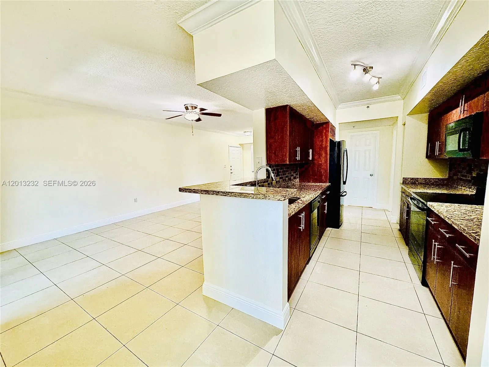 Foto de propiedad en 220 SW 116th Avenue 15207, Pembroke Pines, FL 33025 Pembroke Pines con MLS# 