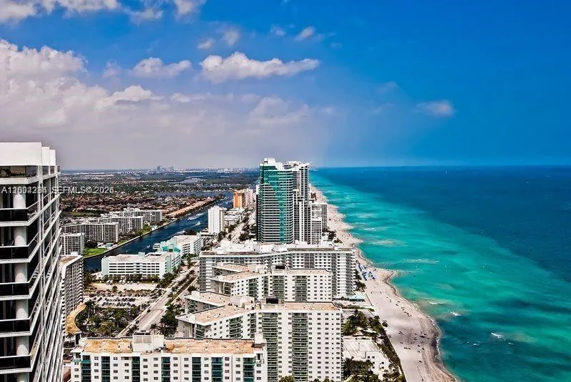 Vendido 2200 E Hallandale Beach Boulevard 303, Hallandale Beach, FL 33009, Hallandale Beach, FL 33009