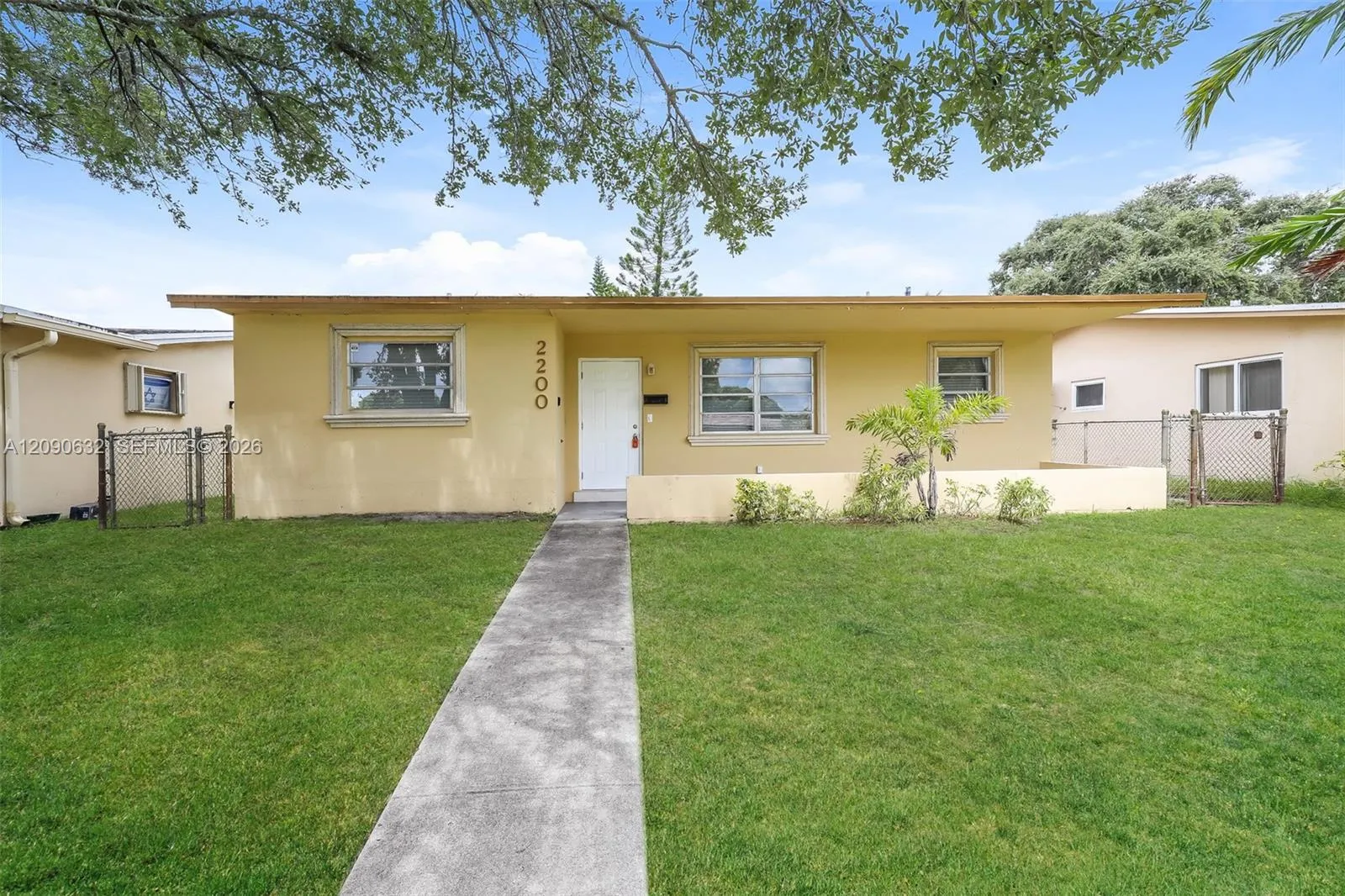 Foto de propiedad en 2200 N 55th Avenue, Hollywood, FL 33021 Hollywood con MLS# 