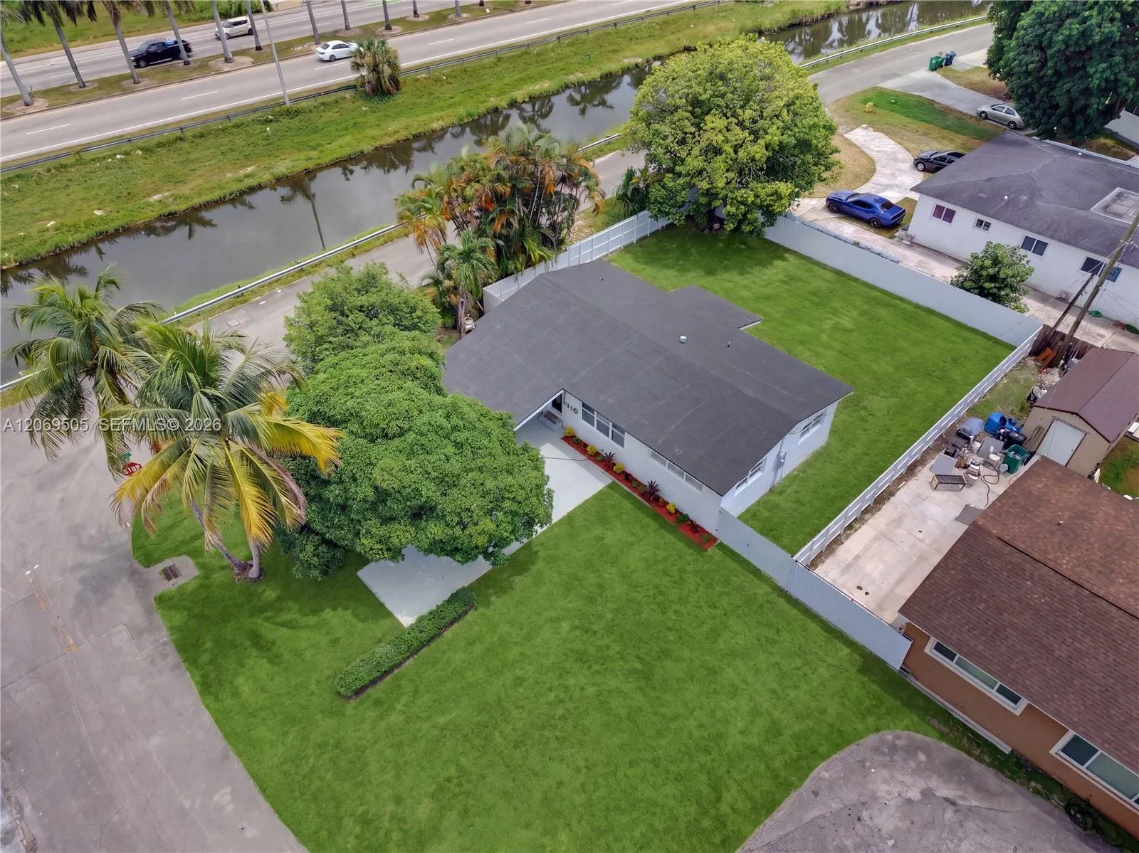 En Venta 2200 NW 110th Street, Miami, FL 33167, Miami, FL 33167
