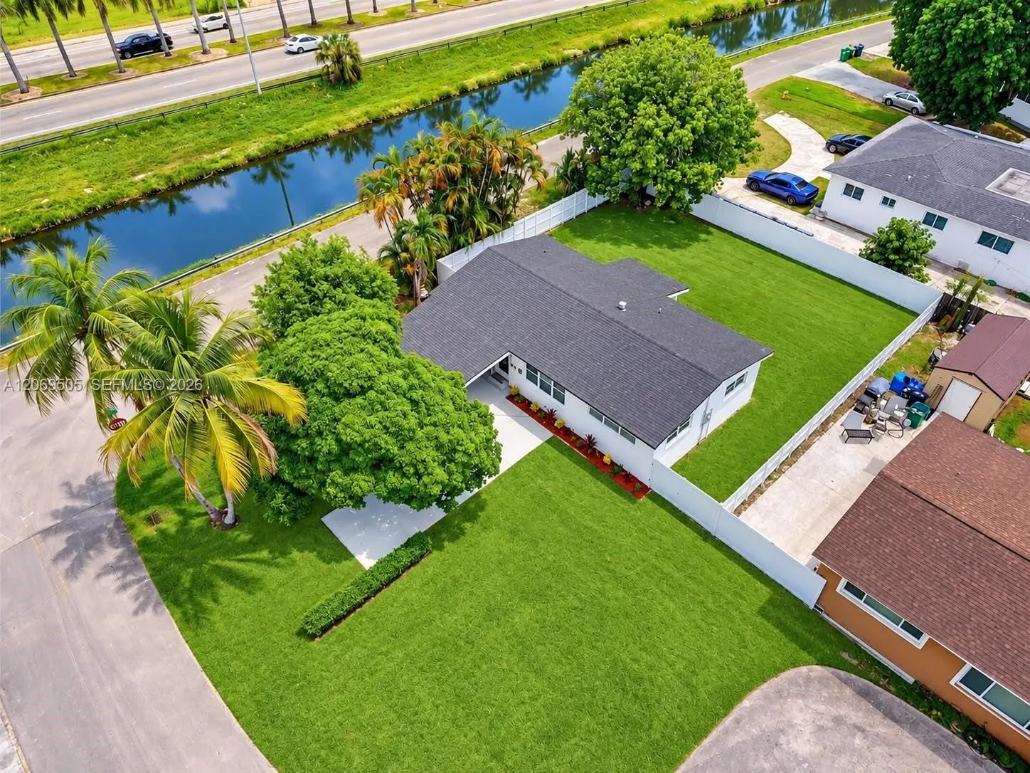 En Venta 2200 NW 110th Street, Miami, FL 33167, Miami, FL 33167