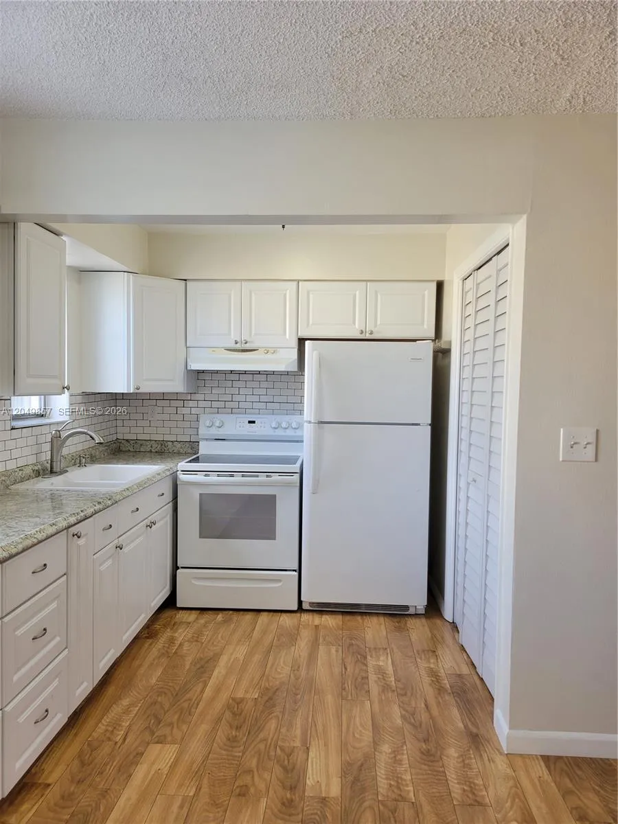Foto de propiedad en 2200 Taylor Street 205, Hollywood, FL 33020 Hollywood con MLS# 