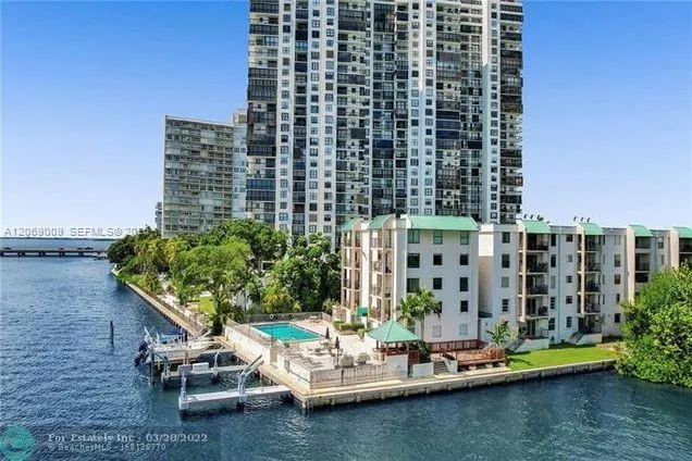 Foto de propiedad en 2201 Brickell Avenue 96, Miami, FL 33129 Miami con MLS# 