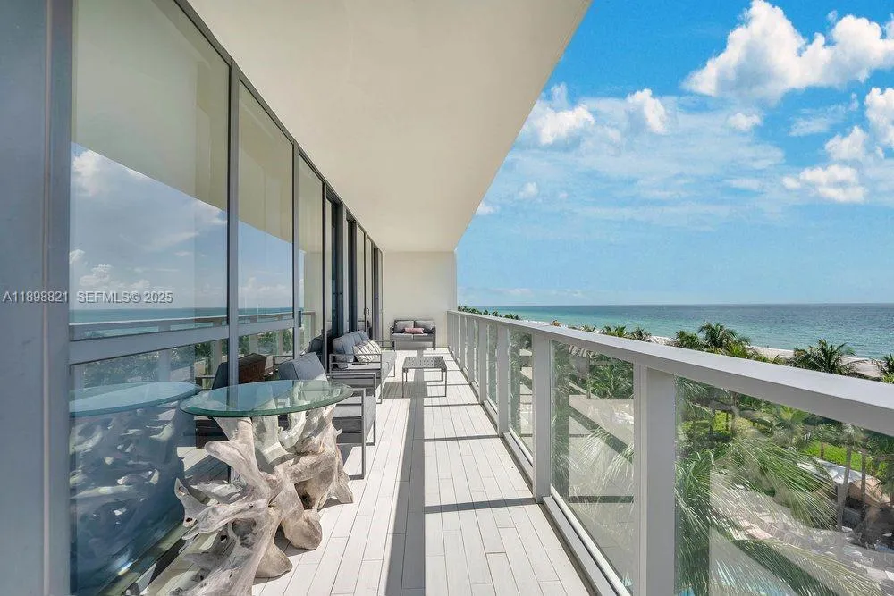 Foto de propiedad en 2201 Collins Avenue 628, Miami Beach, FL 33139 Miami Beach con MLS# 