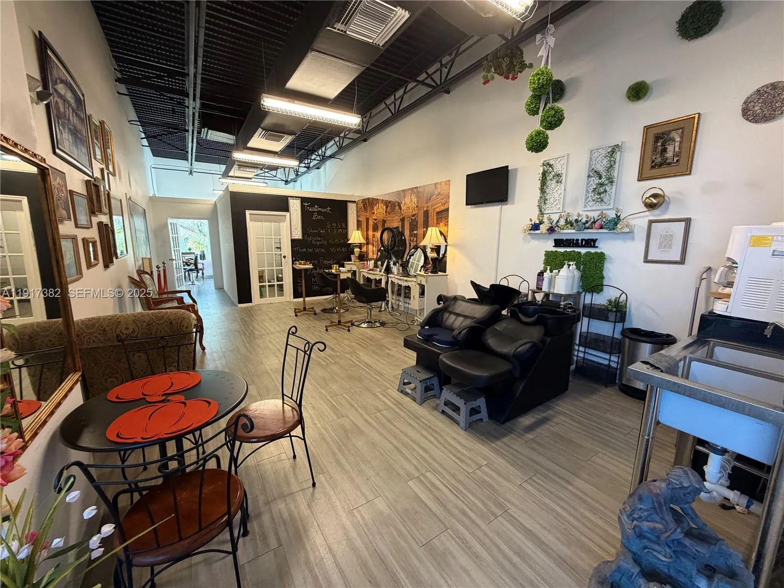 Foto de propiedad en 2201 Palm Avenue, Miramar, FL 33025 Miramar con MLS# 