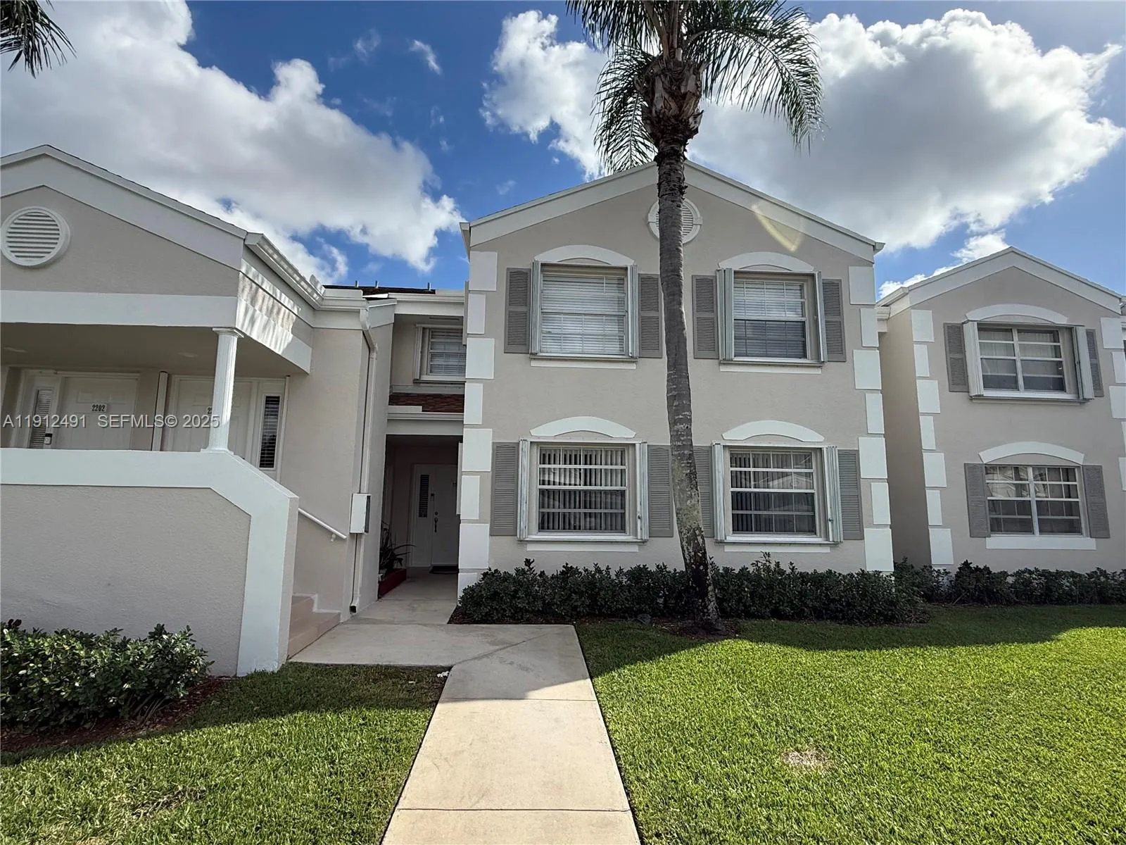 Foto de propiedad en 2203 SE 27th Drive 102-A, Homestead, FL 33035 Homestead con MLS# 